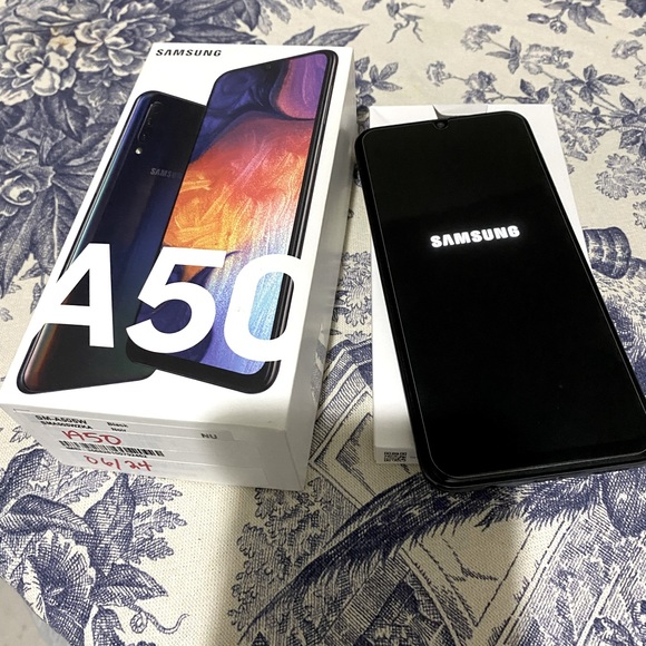 Smartphone Samsung A50 - Picture 1 of 4